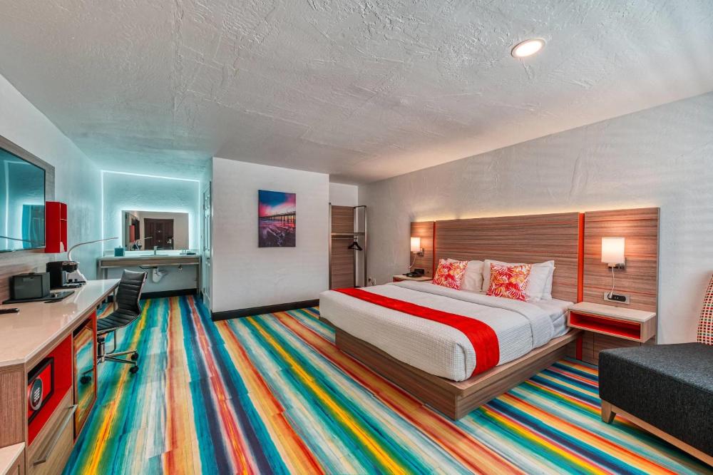 King Room - Accessible/Non Smoking interior